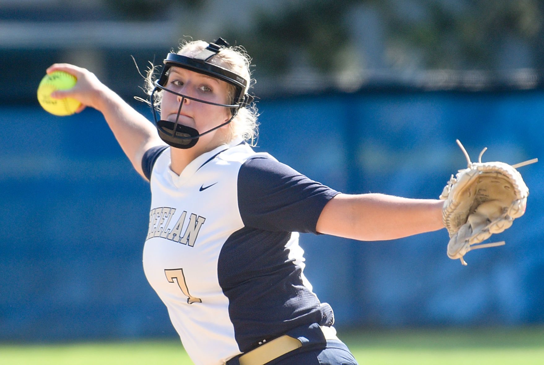 Softball Le Mars at Bishop Heelan